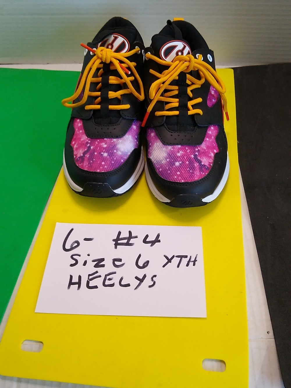 Heelys Youth Size 6